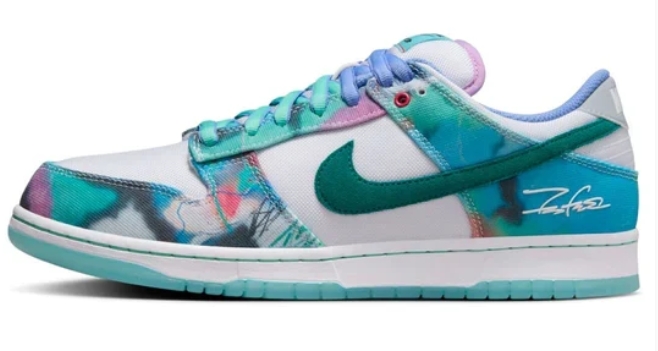 Futura Laboratories x Nike SB Dunk Low 'Bleached Aqua' HF6061-400