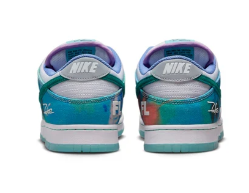 Futura Laboratories x Nike SB Dunk Low 'Bleached Aqua' HF6061-400