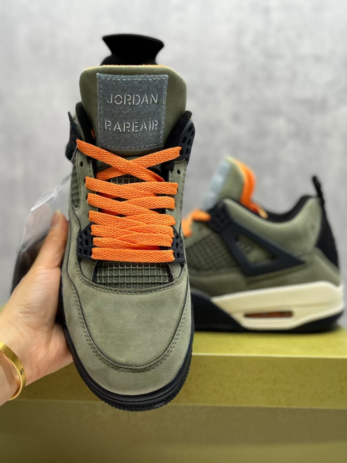 Air Jordan 4 Retro "Olive Green" Sneakers